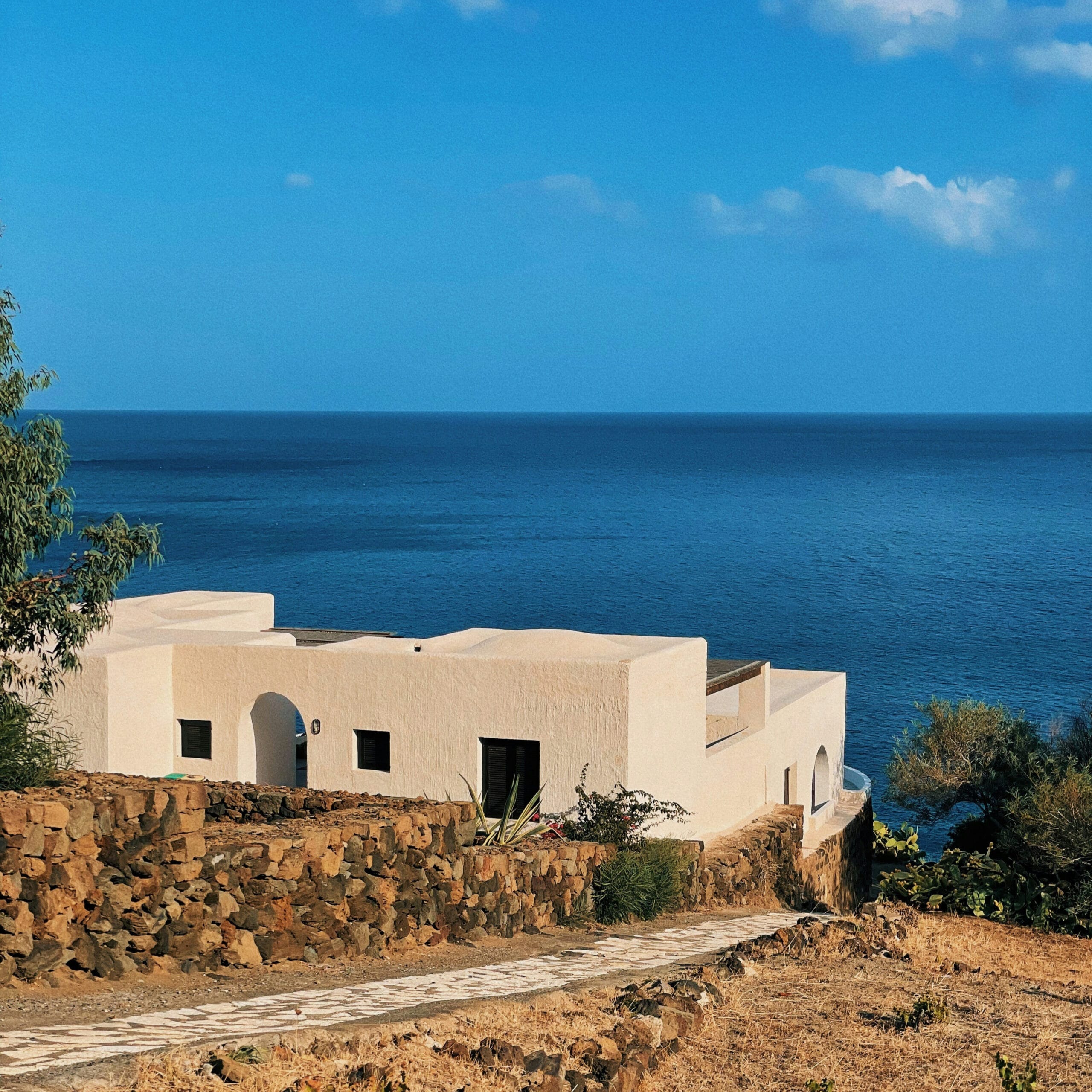 Dammuso tradizionale con vista mare a Pantelleria, Sicilia